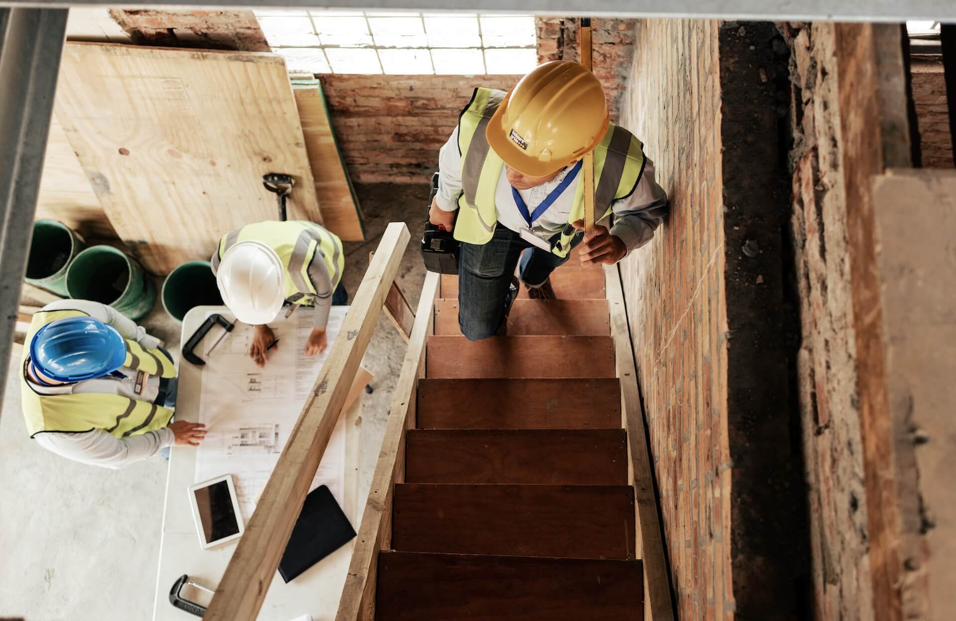 Trapprenovering Värmdö utför noggrann besiktning av din trappa